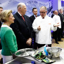 King Harald and Queen Sonja visit the Best Young Chef competition at the Culinary Center in Warsaw.  (Photo: Lise Åserud / NTB scanpix)